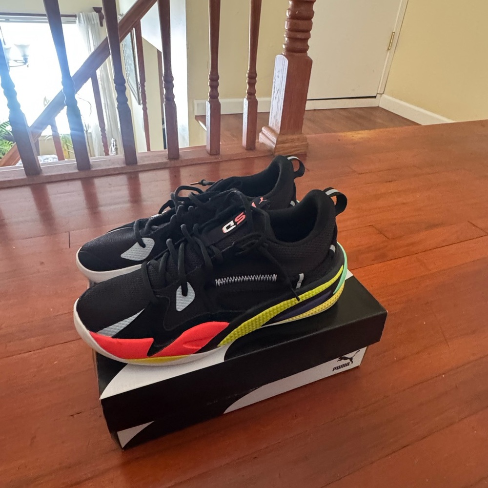 Puma Black and Red Sneakers with Sporty Silhouette
